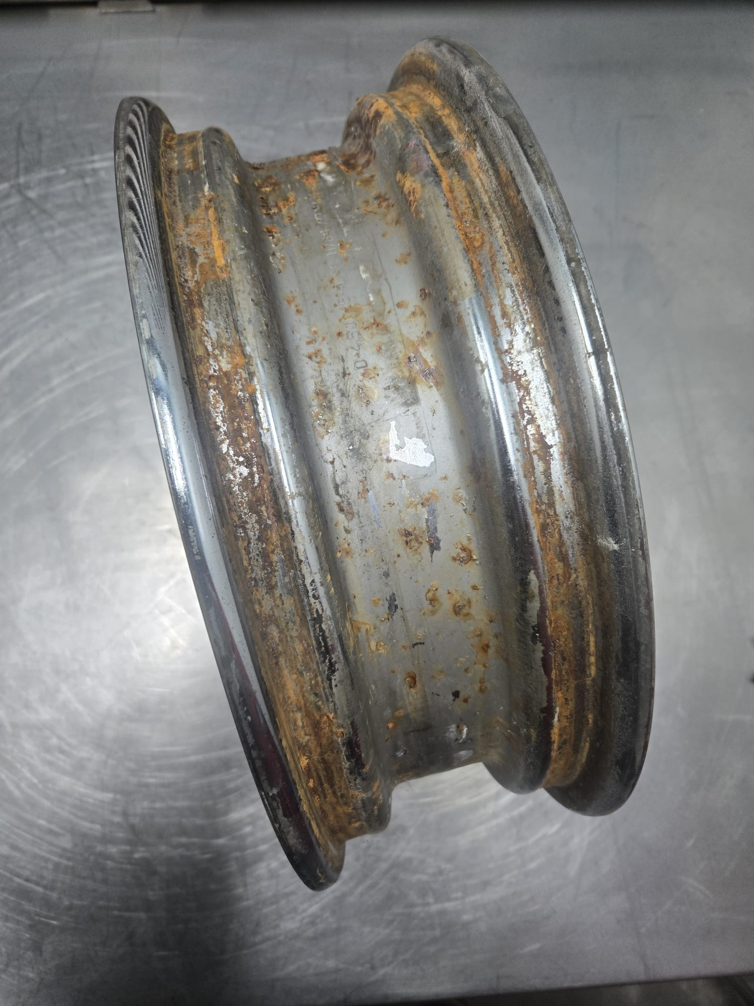 Dettaglio di un cerchio metallico